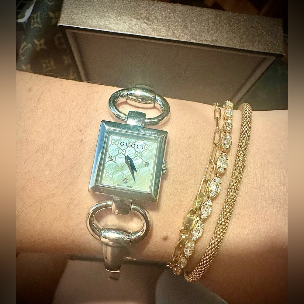🇮🇹Vintage‼️Gucci Watch Silver Mother of Pearl designer luxury GG bracelet watch - Picture 17 of 17
